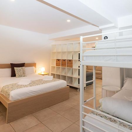 Bet Apartments - Abastos Валенсія Екстер'єр фото