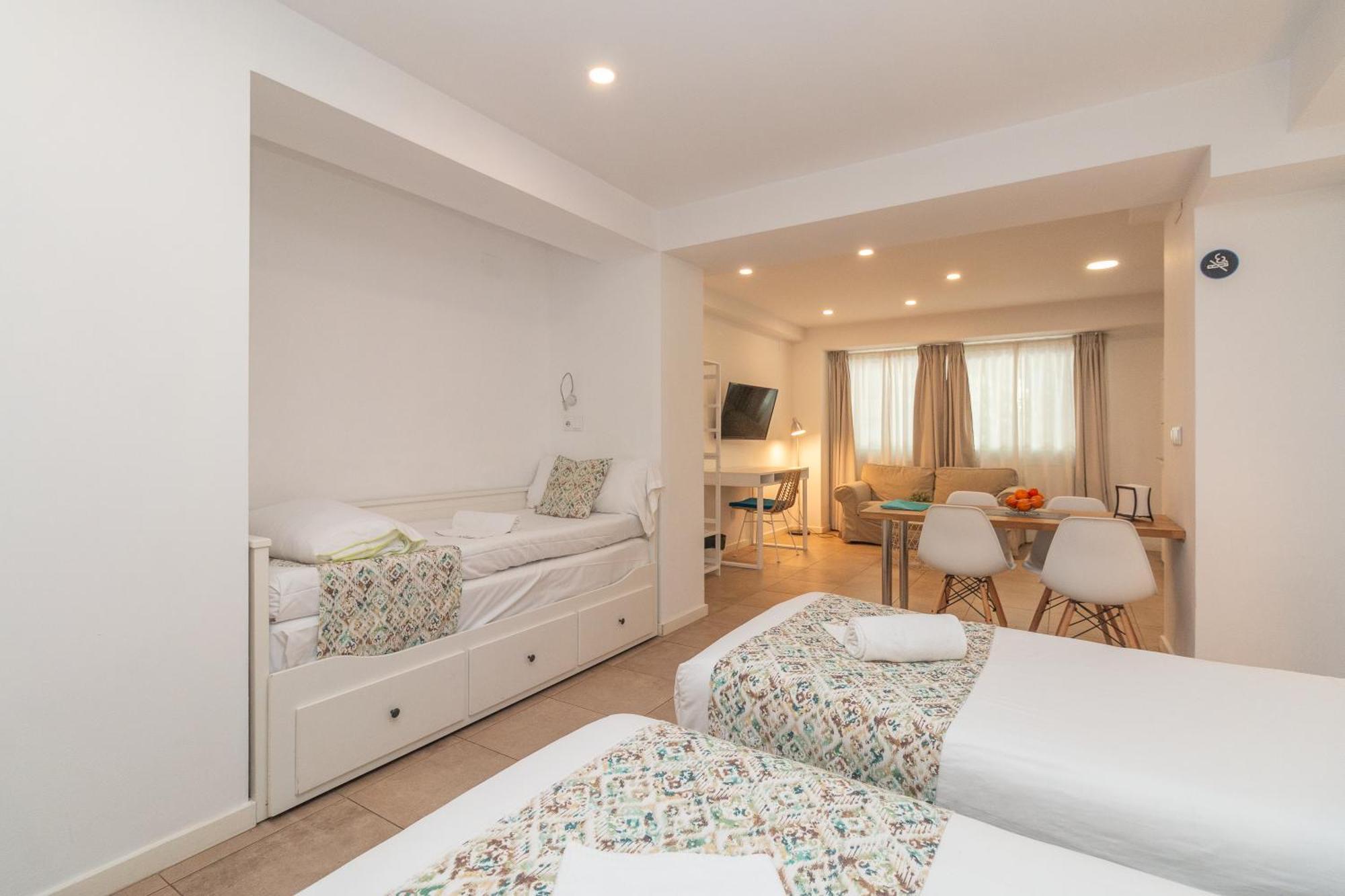 Bet Apartments - Abastos Валенсія Екстер'єр фото